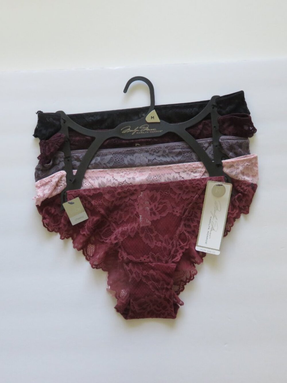 (#135) Marilyn Monroe Cheeky underwear panties 5- pairs Size M